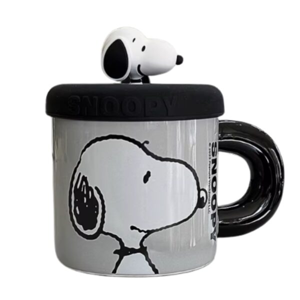 Snoopy Ceramic Mug With Lid 360ml Black - Image 1